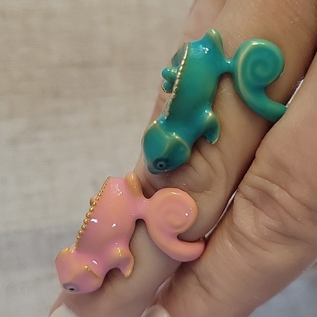 Colorful Veiled Chameleon Adjustable Ring Choice Of Color 32$